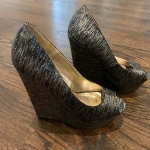 Steve Madden black and silver open toe wedges size 6